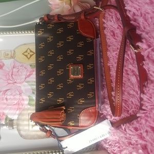 NWT Dooney & Bourke Black/Brown Monogram Slim Crossbody.